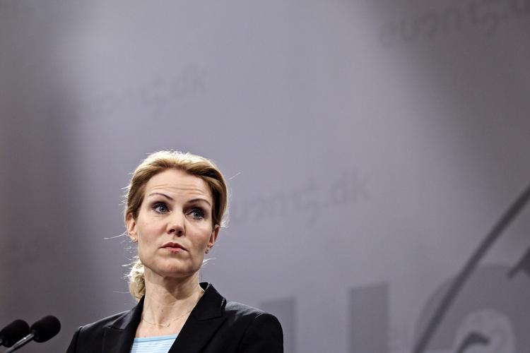 vækstpakke. Kritikerne venter i spænding på Helle Thorning-Schmidts kommende vækstpakke. Efter Bjarne Corydons seneste udmeldinger, ser det ud til at flere vil blive skuffet. 