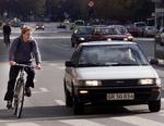 Trængsel. Trængselskommissionen viste i dag deres udspil til, hvordan trafikken og luftforureningen mindskes i hovedstadsområdet. 