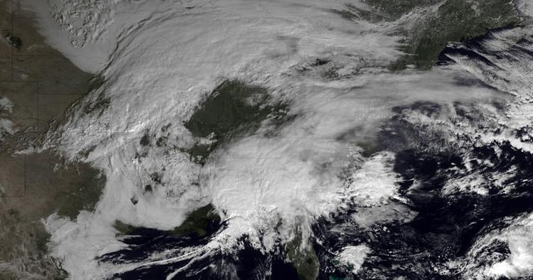 Varsel. Billedet her viser det stormsystem, der gør klar til at husere over det nordøstlige USA i dag. 