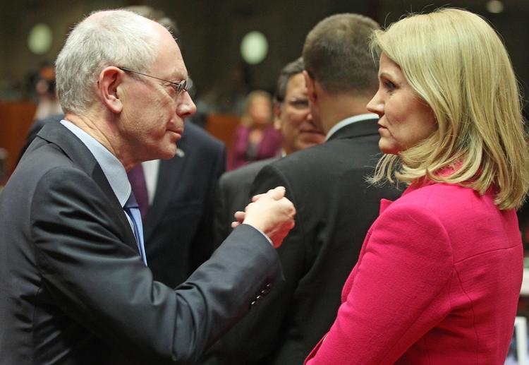 måske. Selv om EU's præsident, Herman van Rompoy, angiveligt tilbyder Helle Thorning-Schmidt en rabat på en milliard, så er det ikke sikkert, at de andre EU-lande siger ja. 