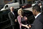 LOKALT. Laurie Fulton har under sin ambassadørtjeneste gjort meget ud af at møde danskere, dér hvor de er. I dette tilfælde dansk-somaliere på Griffenfeldsgade. 