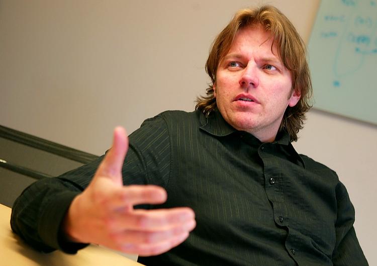 forhenværende. Jon Asgeir Johannesson ejede gennem sit investeringsfirma Baugur også Illum og Magasin i København, inden selskabet krakkede som led i det islandske bankkrak i 2008. 