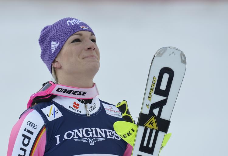 snydt. Tyske Maria Höfl-Riesch overraskede de to favoritter og tog guld i super kombineret 