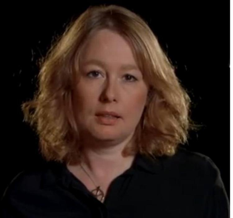 Forholdsregler. Åsa Linderborg, kulturredaktør på Aftonbladet, er i perioder blevet nødt til at flytte fra sit hjem efter trusler mod hende og hendes søn. 