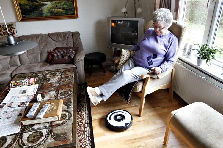 Tvangsrobotisering. Struer Kommune vælger nu at dropper robotstøvsugere til de ældre borger. 