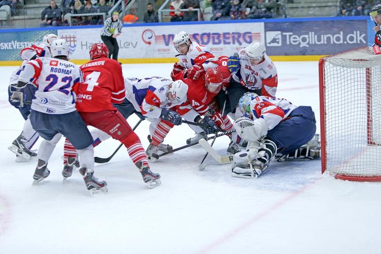 USKARPE. Danmark havde chancerne til flere mål mod Slovenien, men formåede kun at scorer et enkelt mål. 