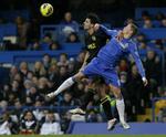 forløsning. Chelseas Fernando Torres (th) har stadig svært ved at finde målet, men holdet vandt 4-1 mod Wigan. 