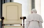 Farvel. Pave Benedikt XVI træder snart tilbage på grund af sin alder. Hans tid som pave har været præget af afsløringer af seksuelle overgreb tilbage i tiden. 