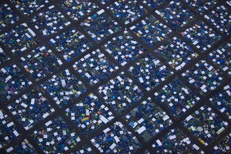 Idéer. På den første af Roskilde Festivalens workshop kom deltagerne med idéer som lysinstallationer med solceller, et perleværksted og hængekøjer. 