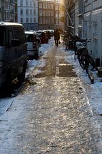 Frost. Både i dag og i morgen vil frosten lægge sig over Danmark med sin iskolde kulde. 