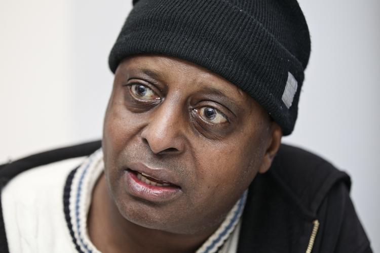 Hvorfor? Abdisame A. Douale er formand for den somaliske forening i København. Han kender familierne til de to afdøde somaliere indgående. Alle savner en forklaring på de to dødsfald på den lukkede psykiatriske afdeling ved Bispebjerg, siger han. 