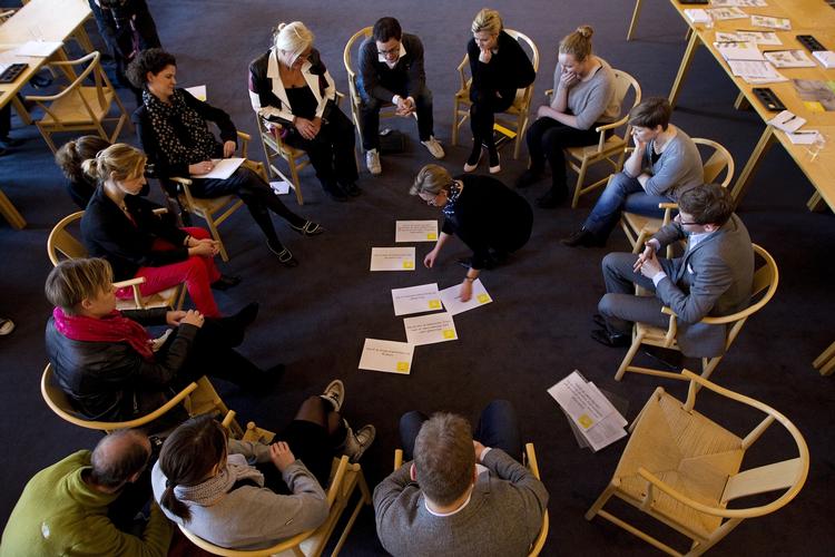 Børn. Folketingets Tværpolitiske Netværk for Seksuel Sundhed og Sex &amp; Samfund vil holde en høring, der skal adressere fertilitetsproblemerne herhjemme. 
