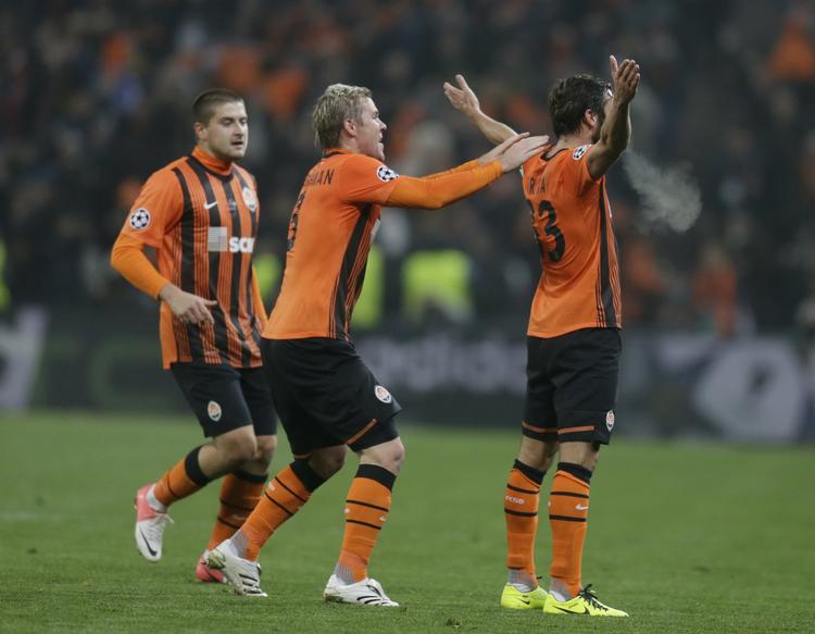 1-0. Et direkte frispark fra Darijo Srna blev det første i kampen i Ukraine. 