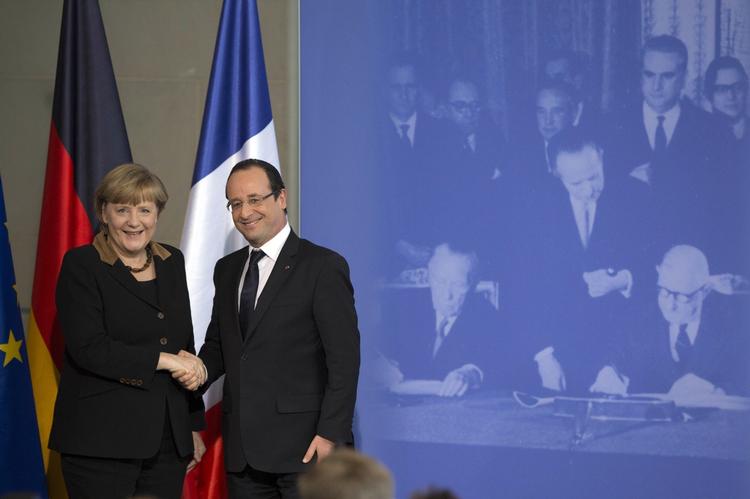 Nyskabende. Angela Merkel og Francois Hollande går forrest i kampen for en europæisk finansskat. 