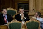 Milliarder. Venstre roser regeringen for ikke at bruge uventet milliardbeløb på velfærd. Enhedslisten raser. 