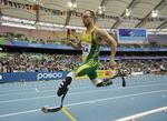 FÆNOMEN. Den dobbeltbenamputerede Oscar Pistorius blev for alvor kendt under sommerens OL, hvor han kæmpede sig frem til semifinalerne  i 400-meter løb 