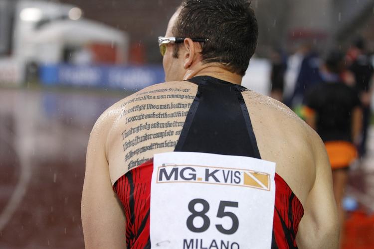Oscar Pistorius gør sig klar til endnu et 400-meter-løb - denne gang under et stævne i Milano, 2011. 