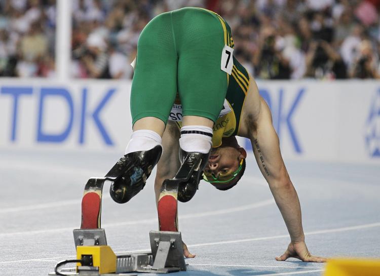 Oscar Pistorius gør klar til at løbe i finalen i 400-meter-løb under VM i 2011. 