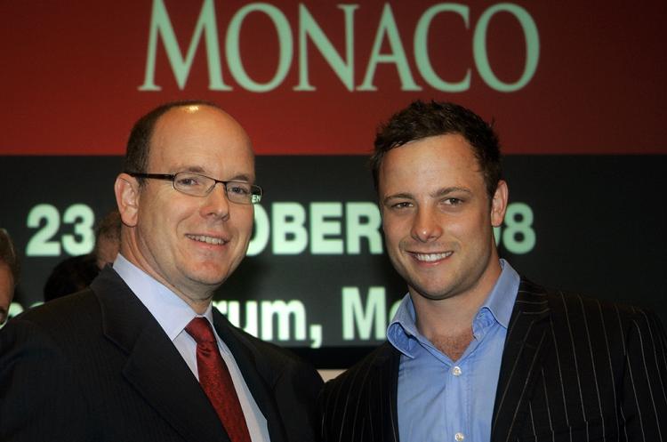 Pistorius i selskab med Prins Albert under en mediebegivenhed i Monaco, 2008. 