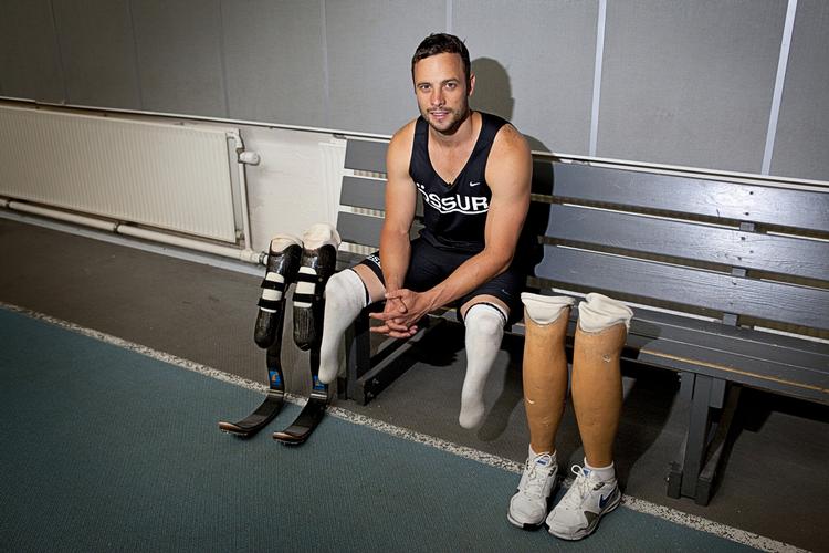 Talent. Efter flere års slagssmål fik Osvar Pistorius lov til at deltage i konkurrencer med ikke-handikappede. I sommer kom han i semifinalerne ved OL i London. I morges blev hans kæreste fundet skudt og dræbt i hans hjem. 