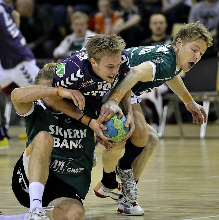 Pokalfinalist. I årets pokalfinale måtte Jesper Jensen (th.) nøjes med en tabermedalje, da Århus Håndbold vamdt. 