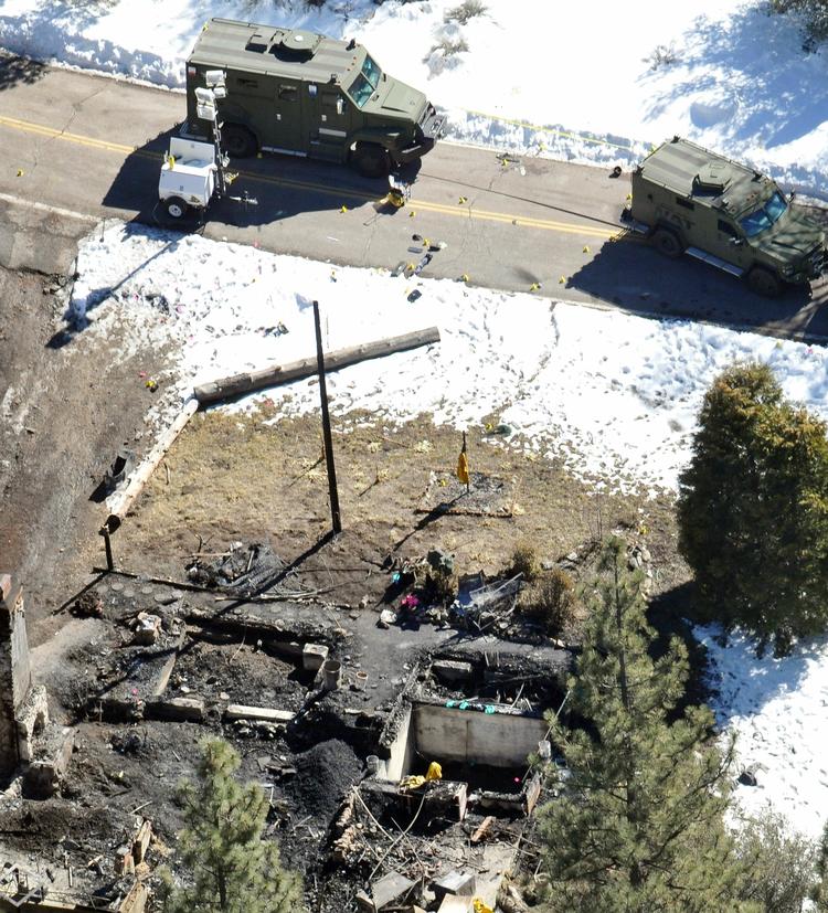 Udbrændt. Nedbrændingen af hytten var kulminationen på en ugelang menneskejagt, der sluttede i det bjergrige skiområde Big Bear i Californien 13. februar. 