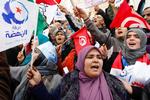 Demo. Tilhængere af partiet Ennahda gik på gaden i dag i en moddemonstration for at dæmme op for kritikken af den islamisk ledede regering. 
