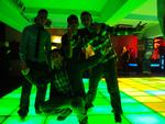 PARTYTIME. Talal Alazawi (nr 3 fra venstre) og hans kammerater er taget til Prag med et formål: At feste! 