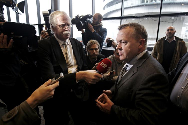 Løfte. Erhvervslivet skal fredes for nye skatter og afgifter, mener Venstre-formand Lars Løkke Rasmussen. Men kun frem til næste folketingsvalg. 
