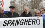 Hest. Franske bønder demonstrerer til fordel for Spanghero, der menes at være en af skurkene i skandalen om hestekød, der er blevet solgt som oksekød i blandt andet færdigretter. 