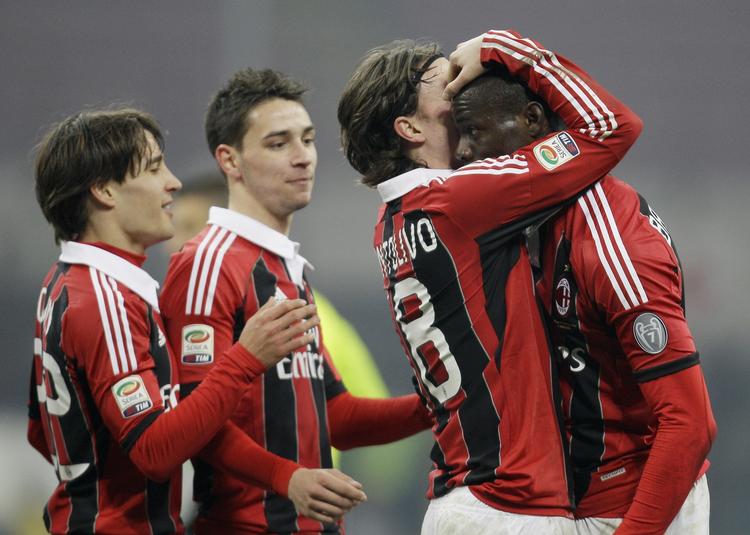 STJERNEN. Mario Balotelli er indkøbt som manden, der skal være med til at genrejse AC Milan, men han er spærret i Champions League. 