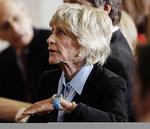 Ottende. Jean Kennedy Smith er blevet beskrevet som den mest sky og generte af de ellers vældigt udadvendte børn. 