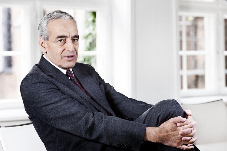 nysgerrig. Per Magid har stor appetit på alt, hvad der vedrører  demokrati,  forvaltning og  kultur. 