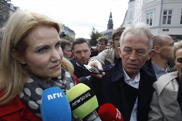 SEJR. Hverken den forrige eller nuværende regering brød grundloven ved ikke at sende Lissabon-traktaten til folkeafstemning. 