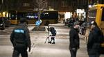 Skyderi. Politiet tøver med at kalde skyderiet på Frederiksberg for et bandeopgør på grund af måden, manden blev skudt på. Det skete på klos hold, hvorefter gerningsmanden løb fra stedet. 