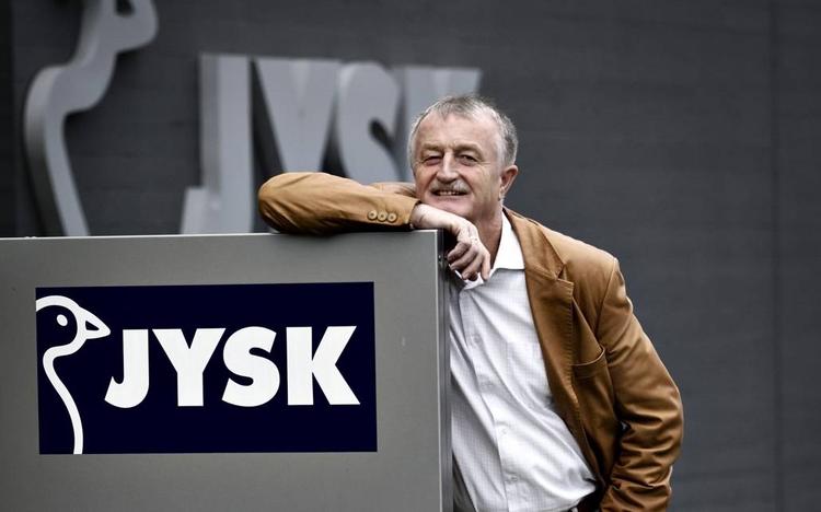 Snyd. Forbrugerombudsmanden har set nærmere på Jysks tilbudsaviser i andet halvår af 2011 og fandt ni boxmadrasser, der i op til halvdelen af perioden blev solgt til tilbudspris og markedsført som et slagtilbud. 