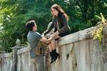 Overspillet.  Alden Ehrenreich og Alice Englert spiller bedre, end filmen fortjener. 