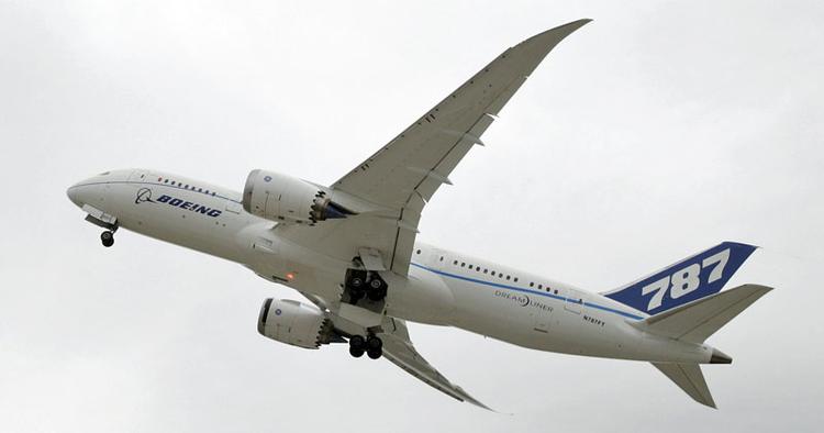 Flyveforbud. Det er over fem uger siden, at et kommercielt Dreamliner-fly sidst har været i luften, men nu er der godt nyt. 