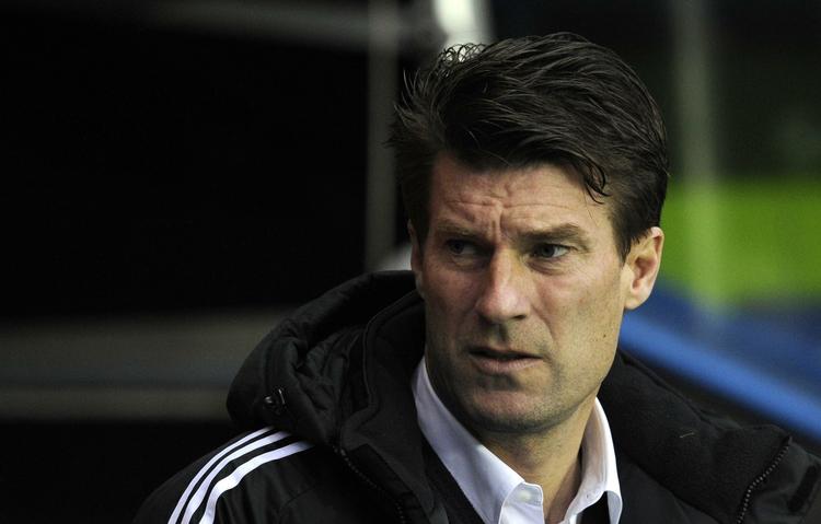 Efterstræbt. Midt i optakten til trænerkarrierens største kamp er Michael Laudrup nu udpeget som madrilenernes favorit til at afløse Jose Mourinho. 