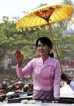 Livshistorie. Aung San Suu  Kyis skæbne er central for Jesper Bengtssons bog 'En kamp for  frihed'. 