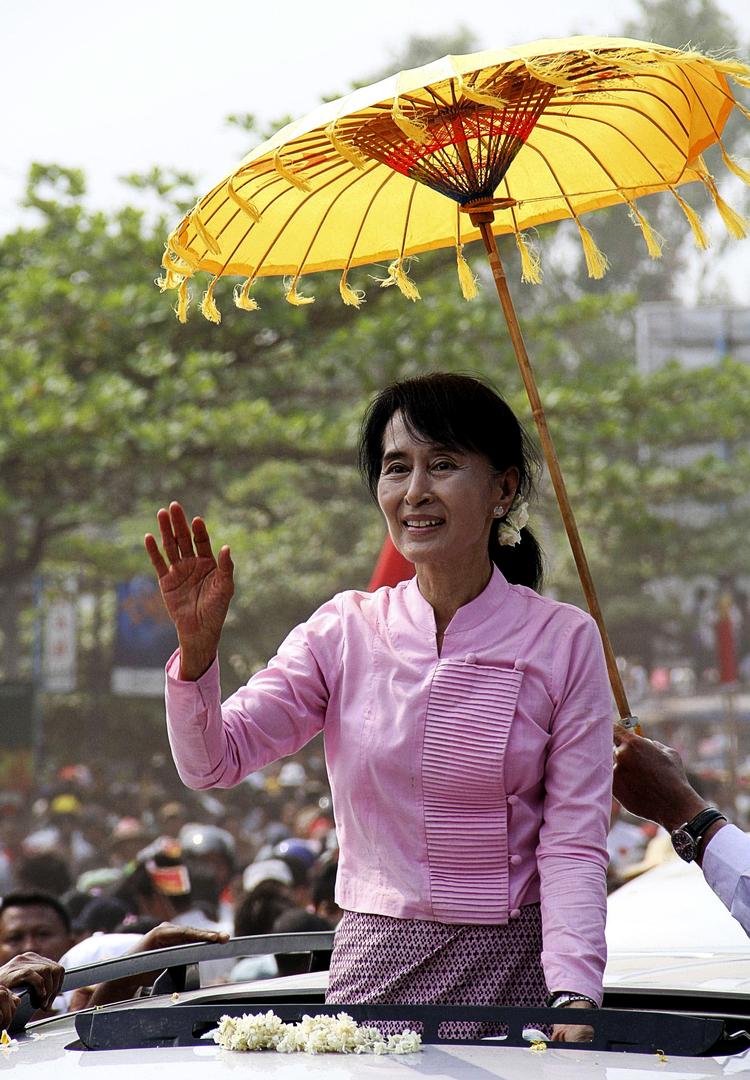 Livshistorie. Aung San Suu  Kyis skæbne er central for Jesper Bengtssons bog 'En kamp for  frihed'. 