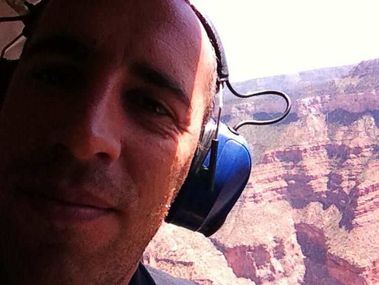 LA Liv. Selvom Nikolaj Arcel får tilsendt manuskripter og går til møder flere gange om ugen, er han stadigvæk meget bevidst om ikke at gå på kompromis med sine interesser. 