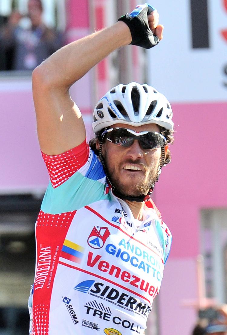 Vinder. Francesco Chicchi begyndte som professionel i 2003 hos Fasse Bortolo – året efter at han på den belgiske motorbane i Zolder var suset først over stregen i U23 rytternes VM-opgør. 
