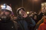 Buh. Demonstranter i Madrid råbte slagord mod regeringen i går. 