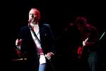 soulstemme. Michael Bolton har smidt heavy metal-krøllerne til fordel for en tidssvarende korthårsklip. 