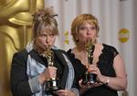Julie Dartnell (tv) og Lisa Westcott vandt en Oscar for bedste makeup og hår for filmen Les Miserables. 