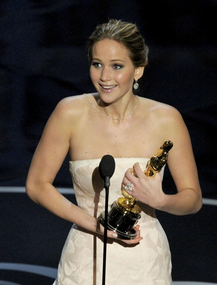 22-årige Jennifer Lawrence vandt en Oscar for Bedste kvindelige hovedrolle for spillet i den romantiske komedie 'Silver Linings Playbook'. 