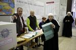 Italienerne skal afgive de sidste stemmer i dag. Kort efter kommer de med spænding ventede exit polls. 