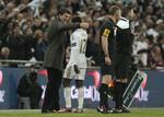 Hattrick-jagt: Nathan Dyer havde allerede scoret to gange i kampen mod Bradford og kunne med endnu en scoring på straffesparket i 59. minut have scoret hattrick som den første spiller nogen sinde i en Liga Cup-finale. 