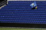 Ulovligt. Denne ungdommelige tilskuer må vente til 17. marts på at komme ind og se Brøndby spille på hjemmebane. 